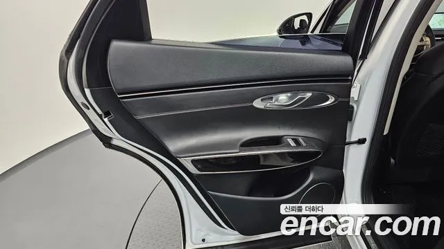 2022 Genesis GV70 2.5T Gasoline 2WD Sold VIN KMTMA81BBNU050261 – exterior detail