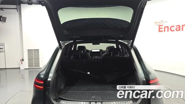 2022 Genesis GV70 2.5T Gasoline 2WD Sold VIN KMTMA81BBNU068609 – trunk area 2022 Genesis GV70 2.5T Gasoline 2WD Sold VIN KMTMA81BBNU068609 – trunk area