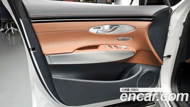 2023 Genesis GV70 2.5T Gasoline 2WD Sold VIN KMTMA81BBPU108561 – exterior detail 2023 Genesis GV70 2.5T Gasoline 2WD Sold VIN KMTMA81BBPU108561 – exterior detail