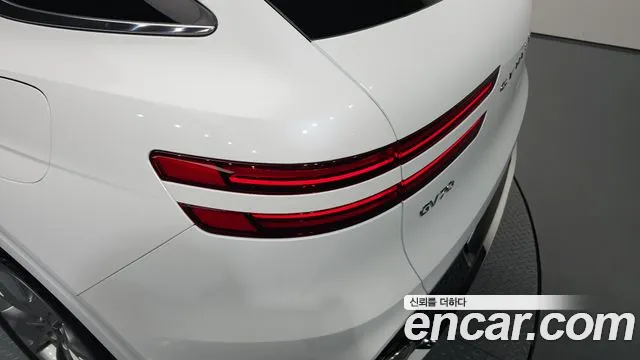 2023 Genesis GV70 2.5T Gasoline 2WD Sold VIN KMTMA81BBPU121946 – side profile