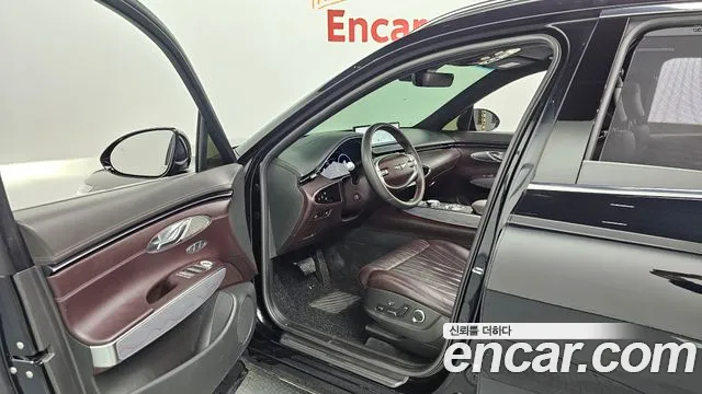 2021 Genesis GV70 2.5T Gasoline AWD Sold VIN KMTMA81BDMU001717 – trunk area