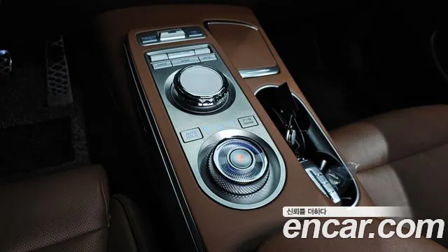 2021 Genesis GV70 2.5T Gasoline AWD Sold VIN KMTMA81BDMU002101 – trunk area
