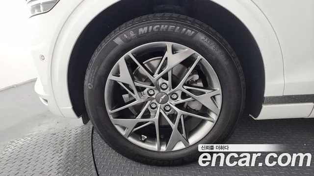 2022 Genesis GV70 2.5T Gasoline AWD Sold VIN KMTMA81BDNU046375 – exterior detail