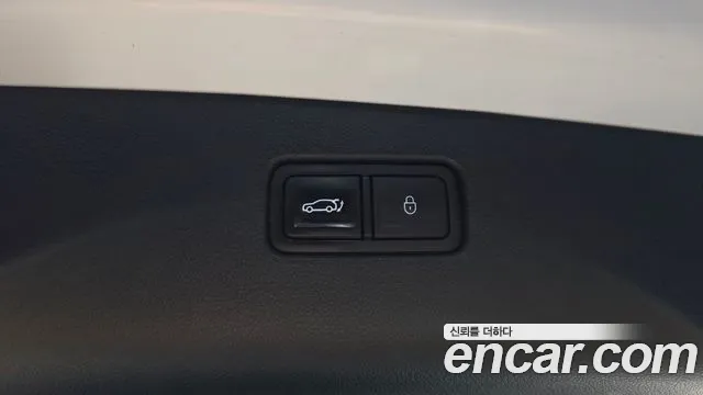 2022 Genesis GV70 2.5T Gasoline AWD Sold VIN KMTMA81BDNU060696 – exterior detail 2022 Genesis GV70 2.5T Gasoline AWD Sold VIN KMTMA81BDNU060696 – exterior detail