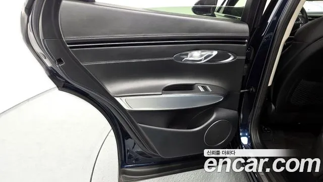 2022 Genesis GV70 2.5T Gasoline AWD Sold VIN KMTMA81BDNU071061 – side profile