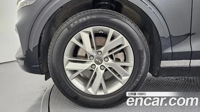 2022 Genesis GV70 2.5T Gasoline AWD Sold VIN KMTMA81BDNU072771 – exterior detail 2022 Genesis GV70 2.5T Gasoline AWD Sold VIN KMTMA81BDNU072771 – exterior detail