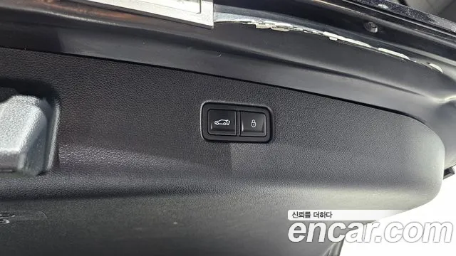 2022 Genesis GV70 2.5T Gasoline AWD Sold VIN KMTMA81BDNU072771 – photo 17 2022 Genesis GV70 2.5T Gasoline AWD Sold VIN KMTMA81BDNU072771 – photo 17