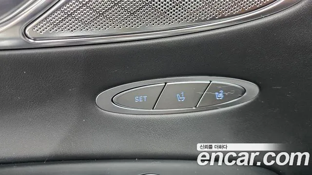 2022 Genesis GV70 2.5T Gasoline AWD Sold VIN KMTMA81BDNU072806 – interior seats