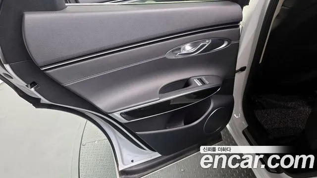 2023 Genesis GV70 2.5T Gasoline AWD Sold VIN KMTMA81BDPU081970 – side profile