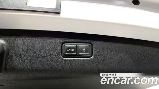 2023 Genesis GV70 2.5T Gasoline AWD Sold VIN KMTMA81BDPU101505 – exterior detail 2023 Genesis GV70 2.5T Gasoline AWD Sold VIN KMTMA81BDPU101505 – exterior detail