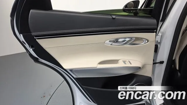 2023 Genesis GV70 2.5T Gasoline AWD Sold VIN KMTMA81BDPU102904 – side profile