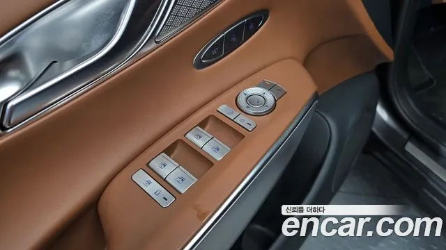 2023 Genesis GV70 2.5T Gasoline AWD Sold VIN KMTMA81BDPU104868 – interior seats 2023 Genesis GV70 2.5T Gasoline AWD Sold VIN KMTMA81BDPU104868 – interior seats