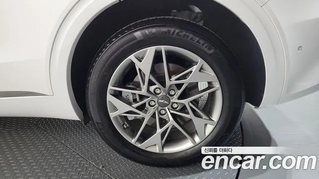 2023 Genesis GV70 2.5T Gasoline AWD Sold VIN KMTMA81BDPU105899 – trunk area 2023 Genesis GV70 2.5T Gasoline AWD Sold VIN KMTMA81BDPU105899 – trunk area