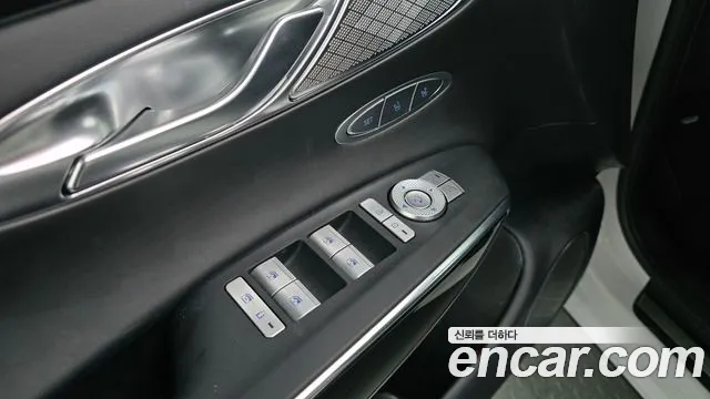 2023 Genesis GV70 2.5T Gasoline AWD Sold VIN KMTMA81BDPU109929 – dashboard