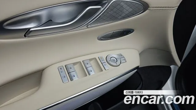 2025 Genesis GV70 2.5T Gasoline AWD Sold VIN KMTMA81BDSU207224 – exterior detail