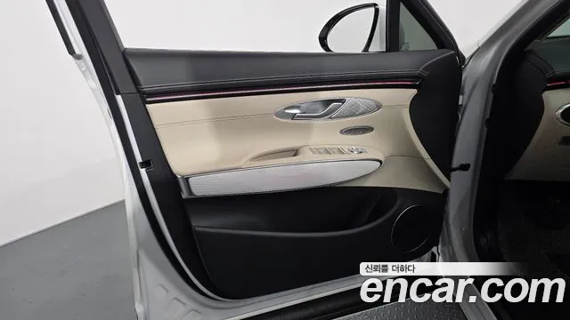 2025 Genesis GV70 2.5T Gasoline AWD Sold VIN KMTMA81BDSU239450 – dashboard
