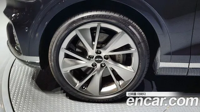 2025 Genesis GV70 2.5T Gasoline AWD Sold VIN KMTMA81BDSU246390 – trunk area