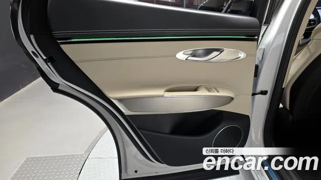 2025 Genesis Gv70 2.5t Gasoline Awd Sold VIN KMTMA81BDSU251618 – front exterior