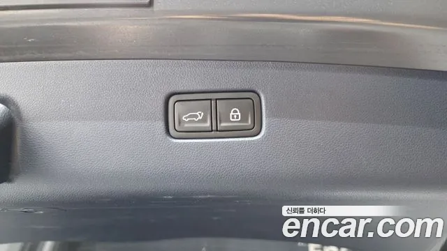 2021 Genesis GV70 3.5T Gasoline AWD Sold VIN KMTMF81CDMU014102 – trunk area 2021 Genesis GV70 3.5T Gasoline AWD Sold VIN KMTMF81CDMU014102 – trunk area
