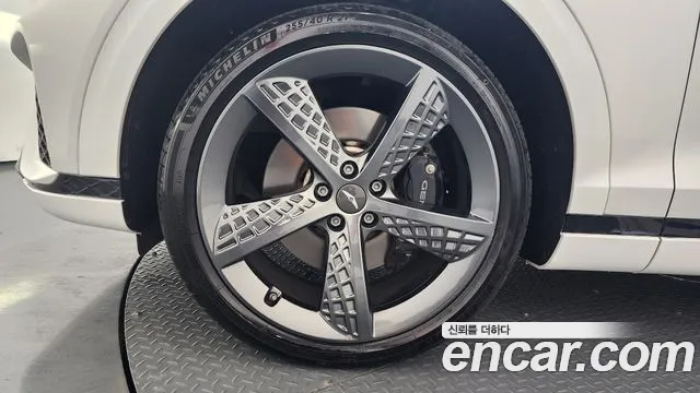 2021 Genesis GV70 3.5T Gasoline AWD Sold VIN KMTMF81CDMU027906 – exterior detail
