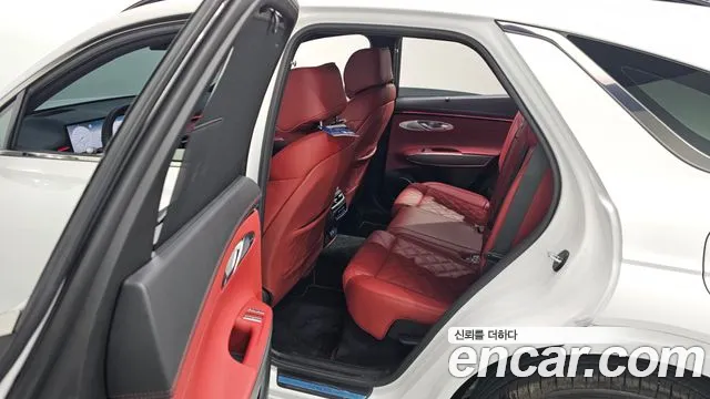 2025 Genesis GV70 3.5T Gasoline AWD Sold VIN KMTMF81CDSU237115 – trunk area 2025 Genesis GV70 3.5T Gasoline AWD Sold VIN KMTMF81CDSU237115 – trunk area