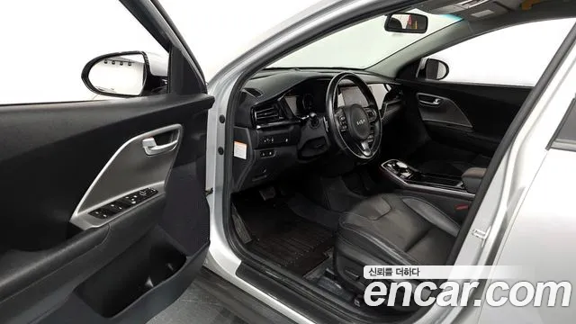 2023 Kia Niro Plus Air (Taxi Trim) Sold VIN KNAA381GFPT005556 – front exterior