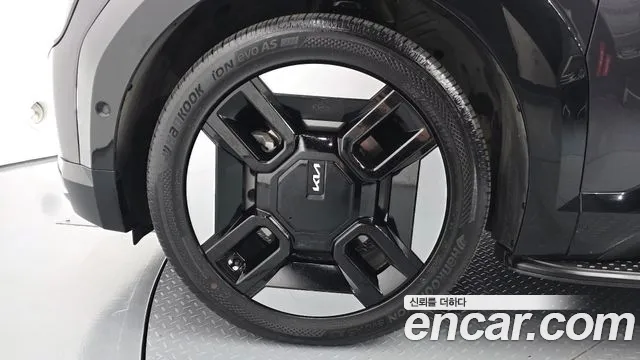 2024 Kia EV9 Long Range 4WD Sold VIN KNAAC815PRS001182 – interior seats