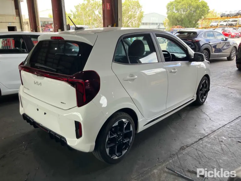 2024 Kia Picanto Damaged VIN KNAB3512MRT233147 – odometer reading