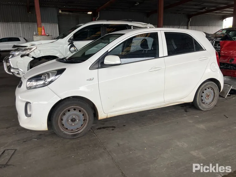 2016 Kia Picanto Used VIN KNABX512MHT402256 – undercarriage