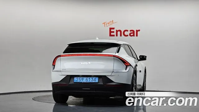 2022 Kia EV6 Long Range 4WD Sold VIN KNAC281CPNA022849 – photo 13