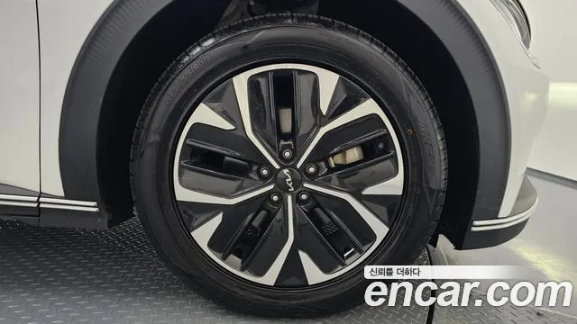 2022 Kia EV6 Long Range 4WD Sold VIN KNAC281CPNA022849 – photo 16