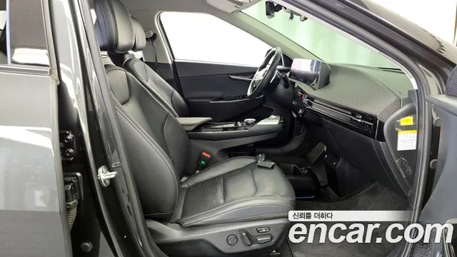 2022 Kia EV6 Long Range Sold VIN KNAC381AFNA011570 – interior seats