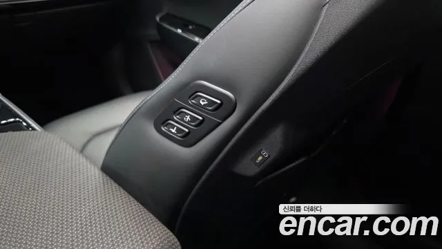 2022 Kia EV6 Long Range Sold VIN KNAC381AFNA052979 – interior seats
