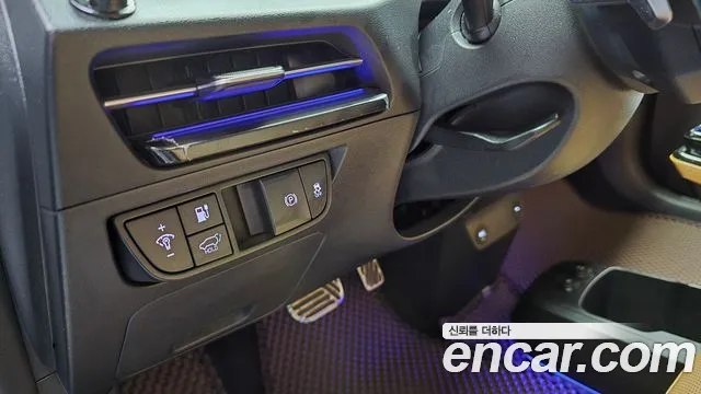2022 Kia EV6 Long Range Sold VIN KNAC381AFNA065563 – interior seats