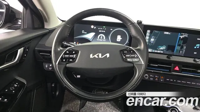 2022 Kia EV6 Long Range 4WD Sold VIN KNAC381CPNA013456 – interior seats