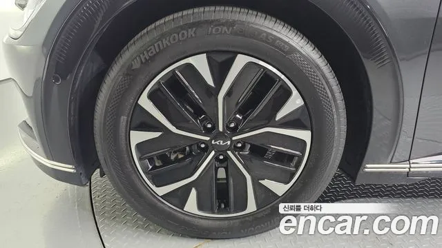 2022 Kia EV6 Long Range 4WD Sold VIN KNAC381CPNA050666 – exterior detail 2022 Kia EV6 Long Range 4WD Sold VIN KNAC381CPNA050666 – exterior detail