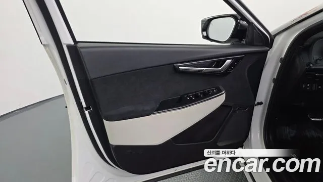 2022 Kia EV6 Long Range 4WD Sold VIN KNAC581CPNA017963 – interior seats 2022 Kia EV6 Long Range 4WD Sold VIN KNAC581CPNA017963 – interior seats