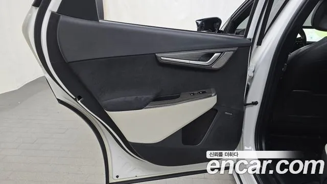 2022 Kia EV6 Long Range 4WD Sold VIN KNAC581CPNA026313 – photo 12
