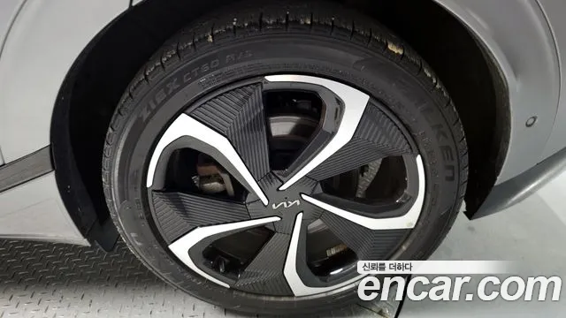 2022 Kia EV6 Long Range 4WD Sold VIN KNAC581CPNA041863 – photo 17 2022 Kia EV6 Long Range 4WD Sold VIN KNAC581CPNA041863 – photo 17