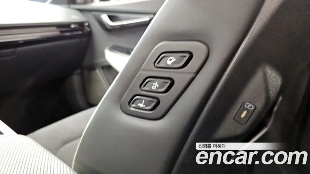 2025 Kia The New EV6 Long Range 4WD Sold VIN KNAC581CPSA226164 – interior seats