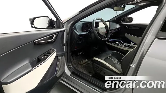2025 Kia The New EV6 Long Range 4WD Sold VIN KNAC581CPSA625421 – interior seats