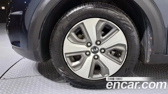 2017 Kia Niro Luxury Sold VIN KNACA81CGHA079158 – photo 28