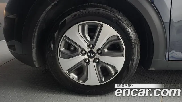 2018 Kia Niro Luxury Sold VIN KNACA81CGJA260953 – photo 27