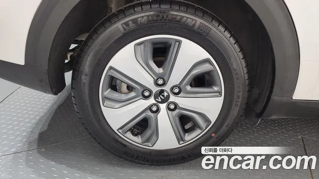 2021 Kia The New Niro 1.6 HEV Sold VIN KNACA81CGMA478108 – photo 17 2021 Kia The New Niro 1.6 HEV Sold VIN KNACA81CGMA478108 – photo 17