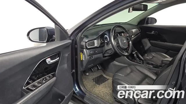2017 Kia Niro Prestige Sold VIN KNACB81CGHA072190 – photo 15