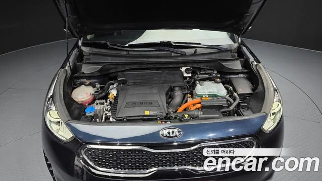 2017 Kia Niro Prestige Sold VIN KNACB81CGHA074560 – exterior detail
