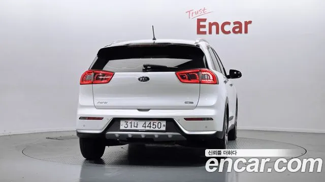 2018 Kia Niro Prestige Sold VIN KNACB81CGJA127150 – front exterior