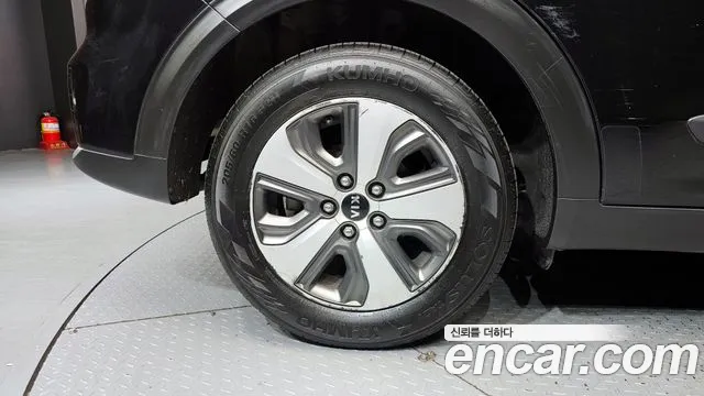 2018 Kia Niro Prestige Sold VIN KNACB81CGJA128133 – engine bay