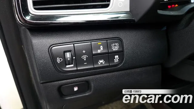 2018 Kia Niro Prestige Sold VIN KNACB81CGJA140449 – odometer reading