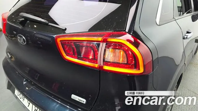 2018 Kia Niro Prestige Sold VIN KNACB81CGJA146566 – interior seats